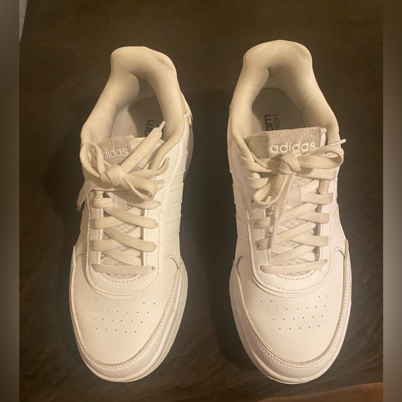 Adidas  cloud foam comfort shoes - Picture 1 of 6